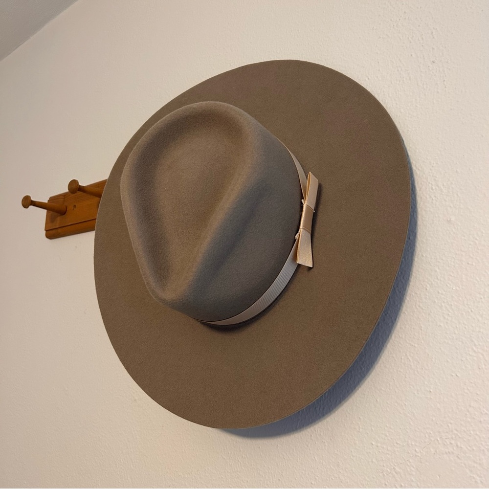 Twister 100% Wool Tan Hat with Pink Ribbon